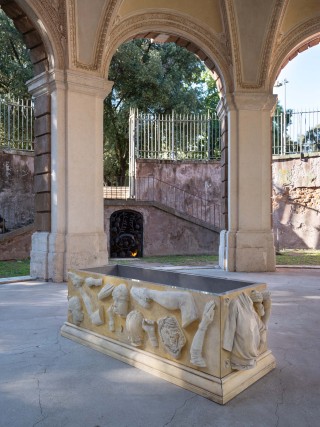 Lodovico Corsini   Lili Reynaud Dewar   Lavinia   006